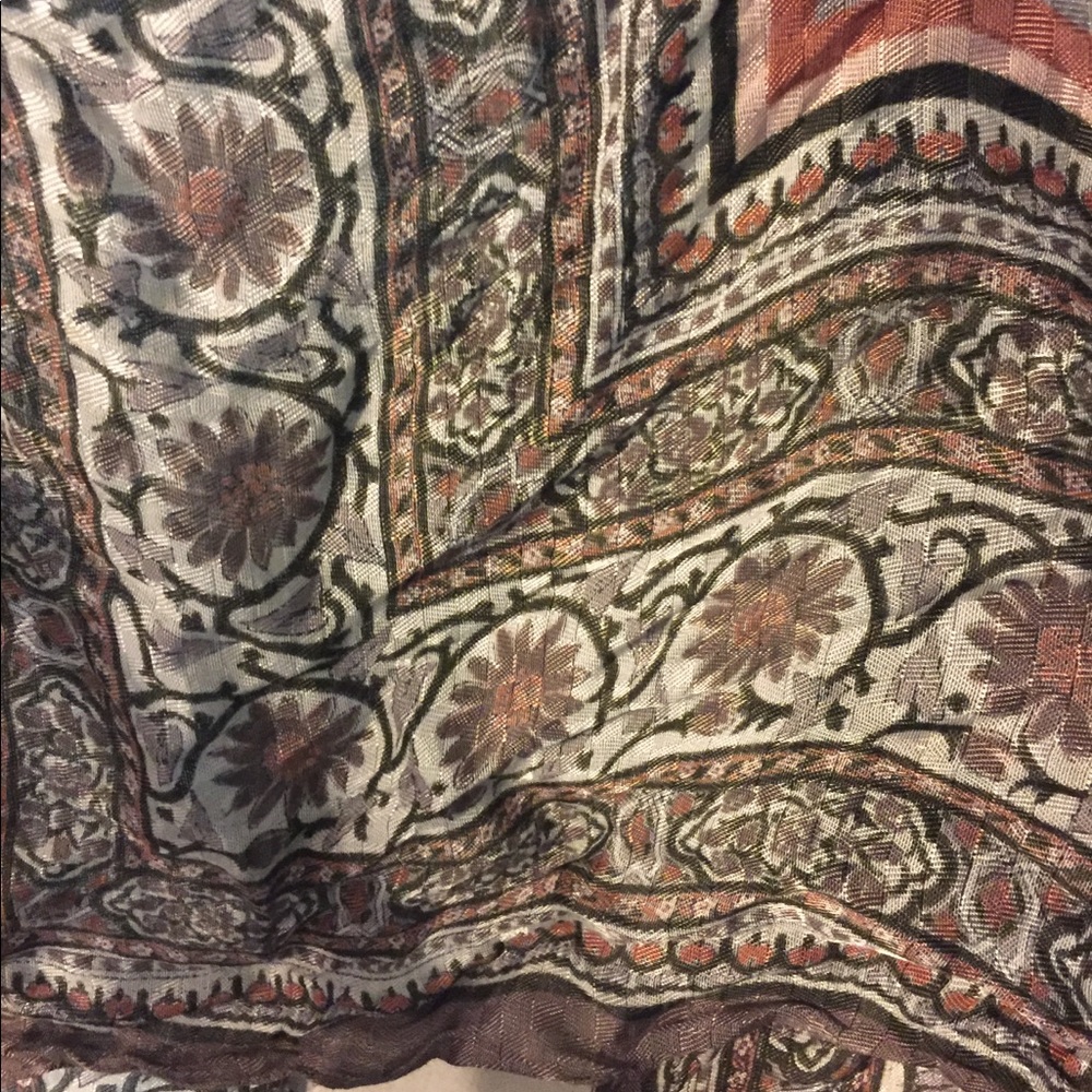 Cute patterned scarf - Picture 2 of 2